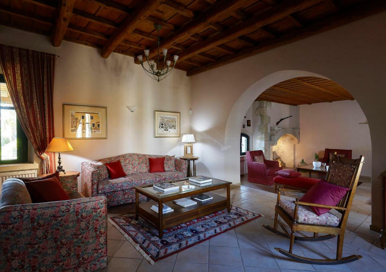 Castello Villa Daphnes - Private Pool & Whirlpool Dhafnes Dış mekan fotoğraf